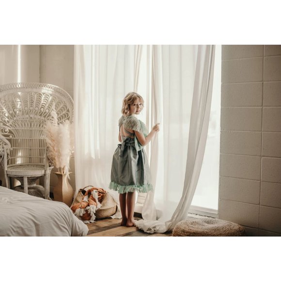 Girls vintage Teal flowy flutter sleeve dress Grow flower princess style dress - Picture 3 of 10